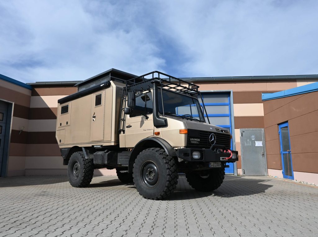 Unimog mit fertiger Wohnkabine